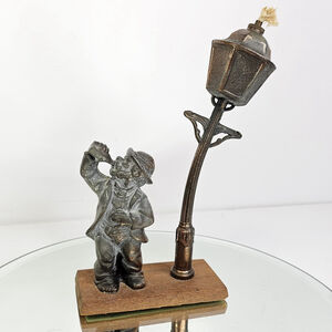 Vintage Drunkard Under Lamp Post Oil Lamp Hobo VTG Pub Bar Decor Rustic Light
